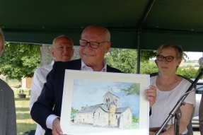 Jacques Jacquenet accède au titre de maire honoraire de son village de Clamerey... Séquence émotion !
